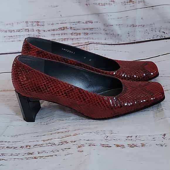 80s Vintage Stuart Weitzman Cherry Red Snakeskin Embossed Leather Heels Size 6 - Picture 5 of 12